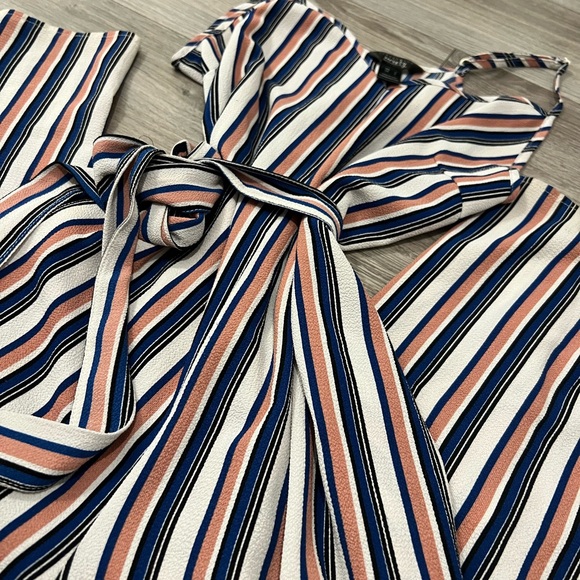 Jumpsuit V neck - Picture 4 of 4